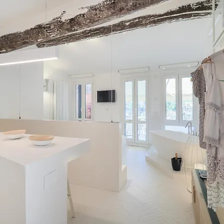 Dreamers Sea View - White And דירה מנרולה