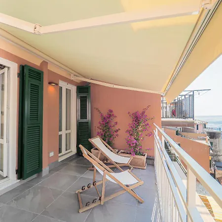 Dreamers Sea View - White And