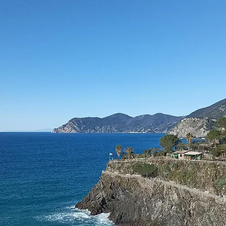 Dreamers Sea View - White And Manarola